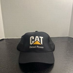Trucker hat. Adjustable size. CAT logo